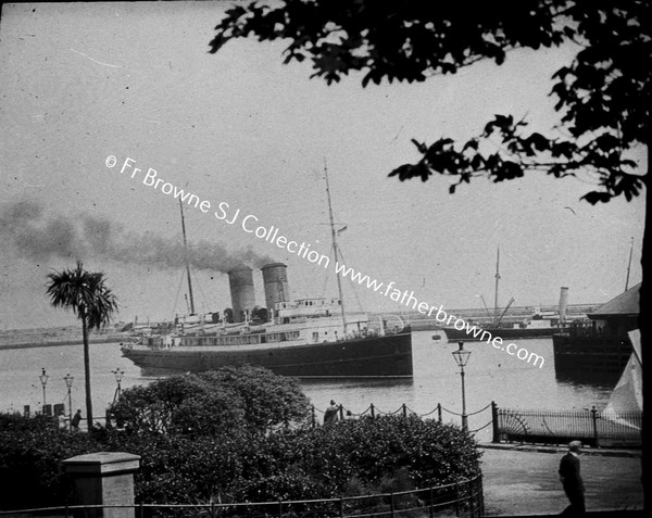 MAIL BOAT ARRIVING